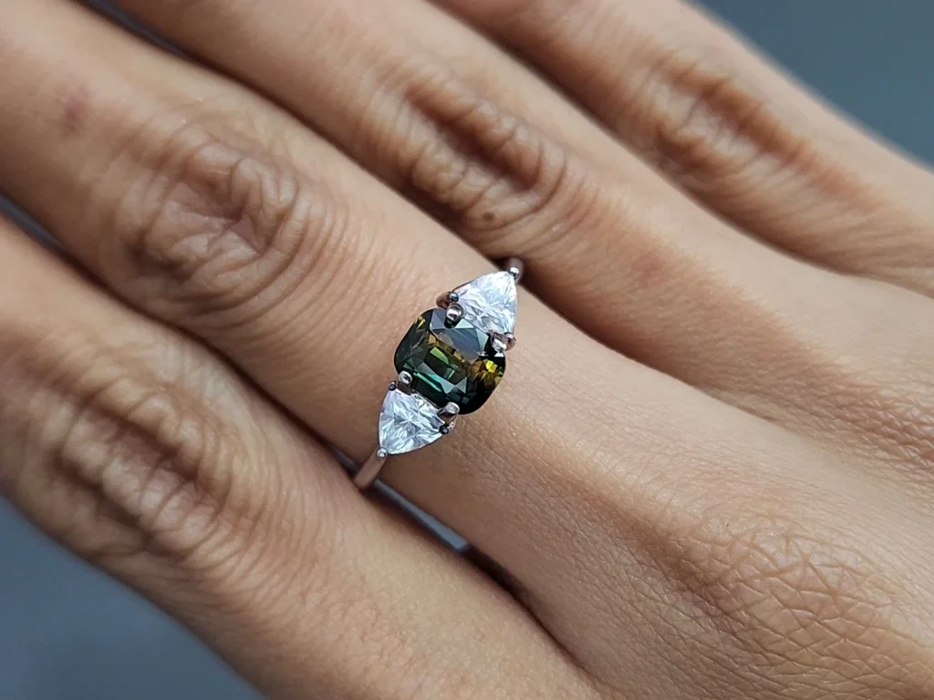 Сапфир Teal в огранке кушон 1,53 карат, Мадагаскар Изображение №5