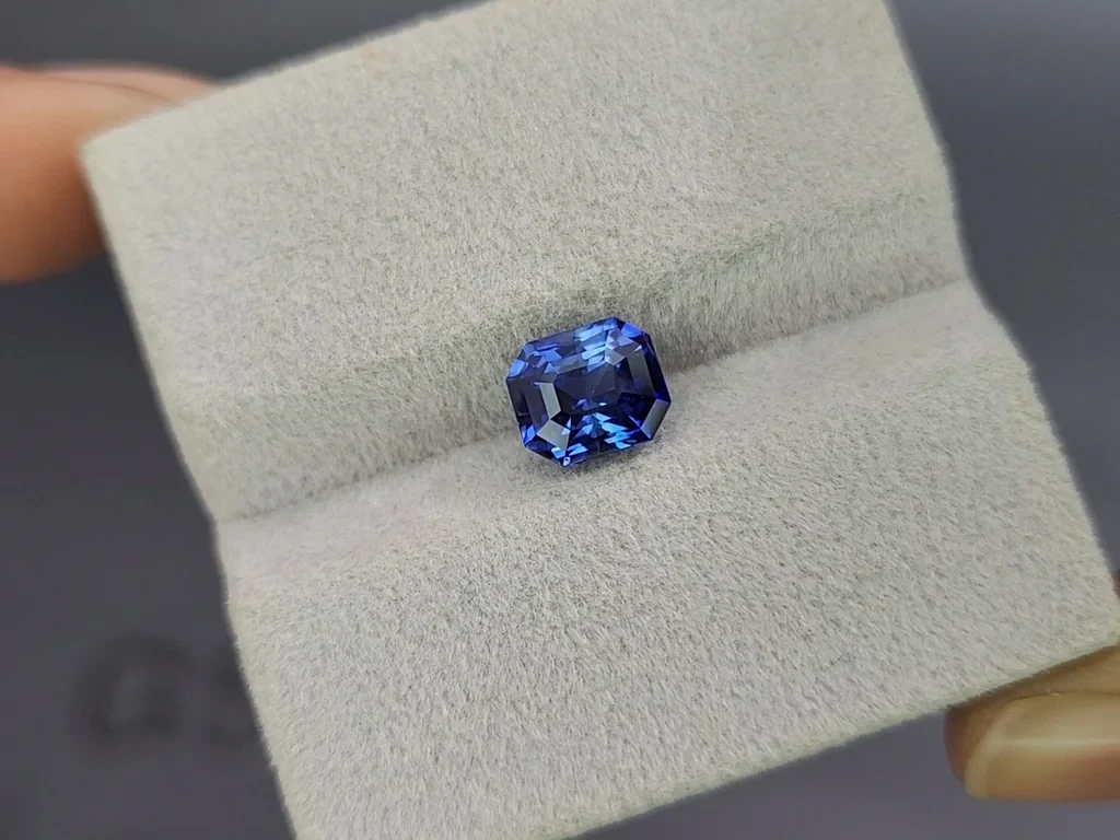 Сапфир Royal Blue в огранке октагон 2,52 карат, Шри-Ланка  Изображение №4
