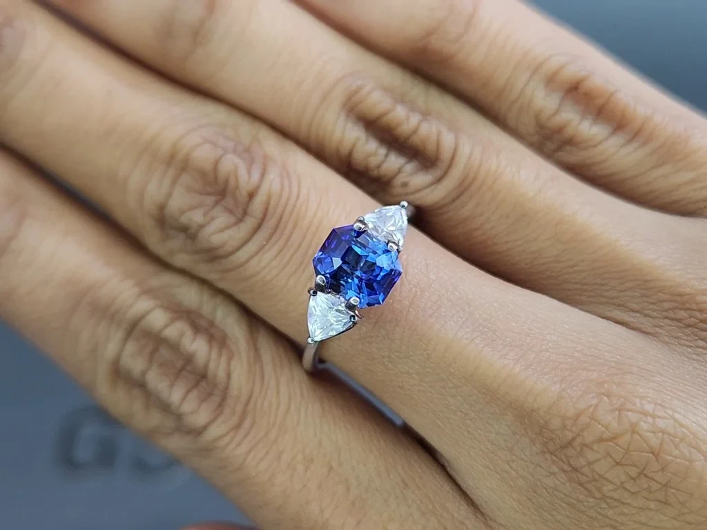 Сапфир Royal Blue в огранке октагон 2,52 карат, Шри-Ланка  Изображение №5