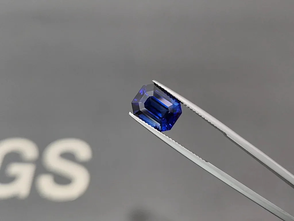 Сапфир Royal Blue в огранке октагон 5,97 карат, Шри-Ланка  Изображение №3