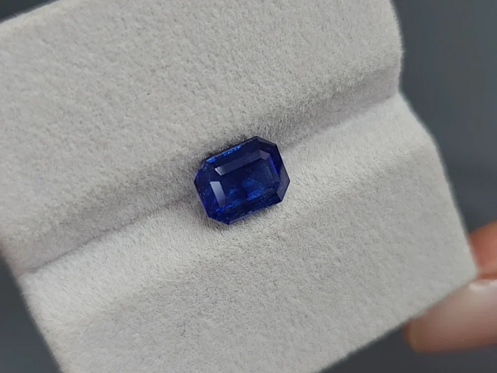 Сапфир Cornflower Blue в огранке октагон 2,76 карат, Шри-Ланка Изображение №4