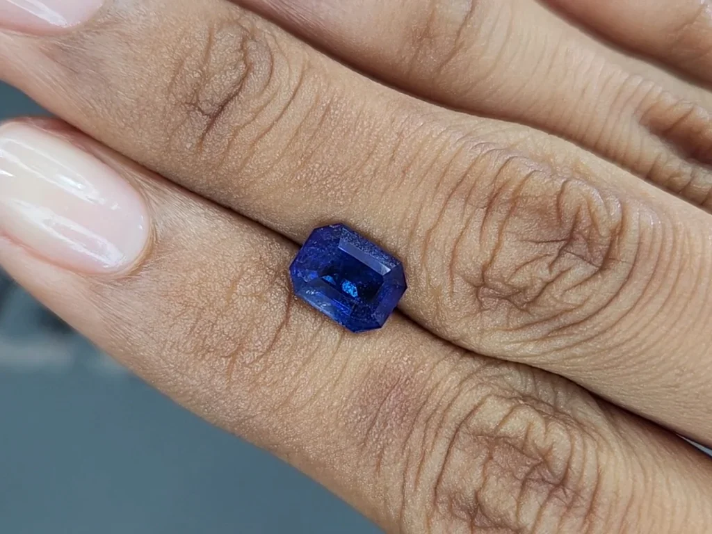 Сапфир Cornflower Blue в огранке октагон 2,76 карат, Шри-Ланка Изображение №2
