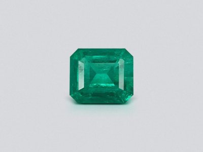 Насыщенный изумруд из Колумбии 0,93 карат, Vivid Green photo