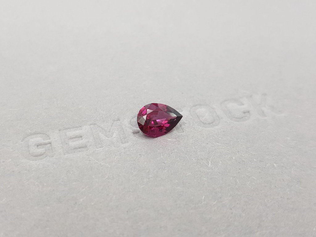 Пурпурный гранат родолит в огранке груша 1,43 карата, Шри-Ланка Изображение №2