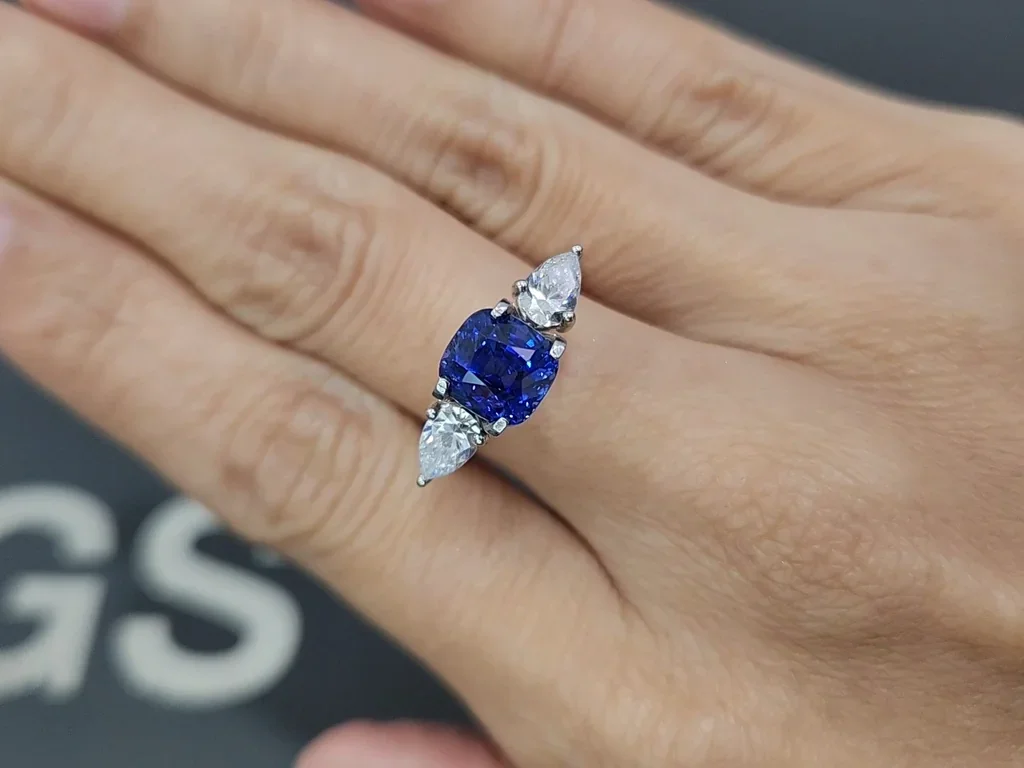 Сапфир Royal Blue в огранке кушон 3,11 карат, Шри-Ланка  Изображение №5