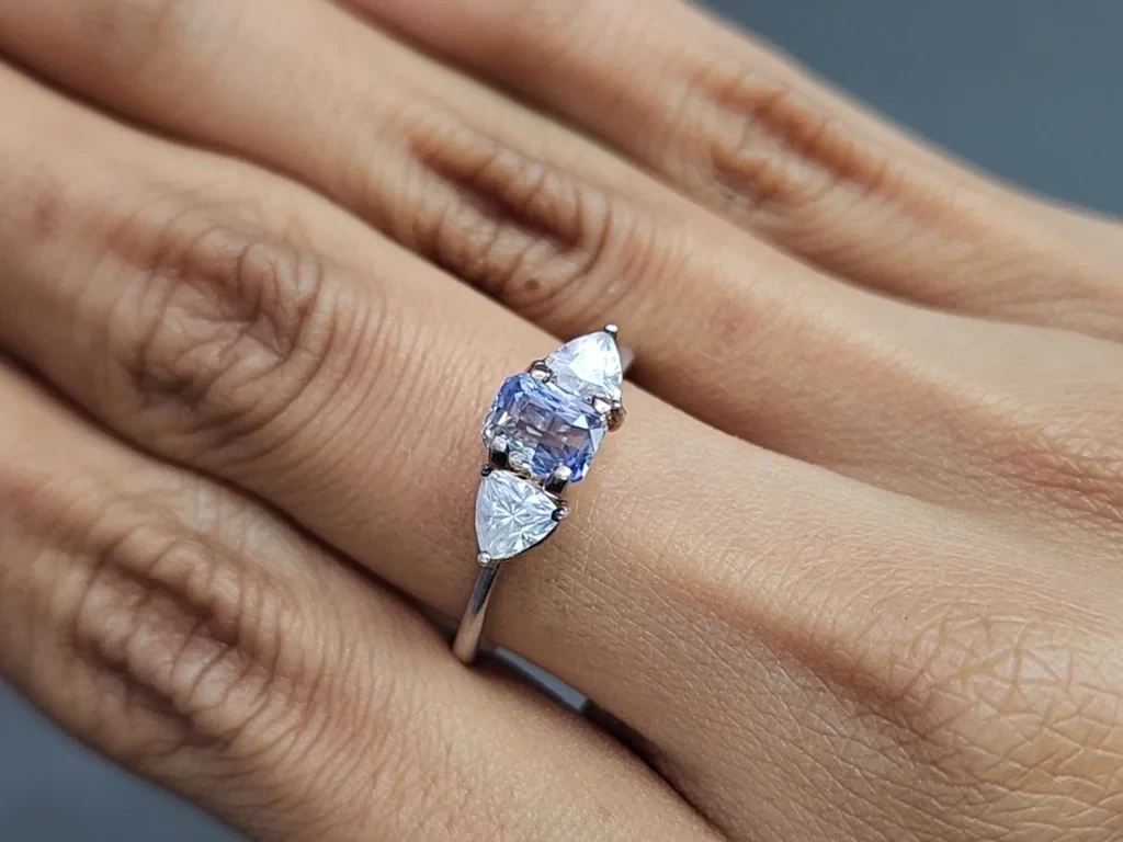 Негретый сапфир Bi-color в огранке радиант 1,14 карат, Мадагаскар Изображение №5