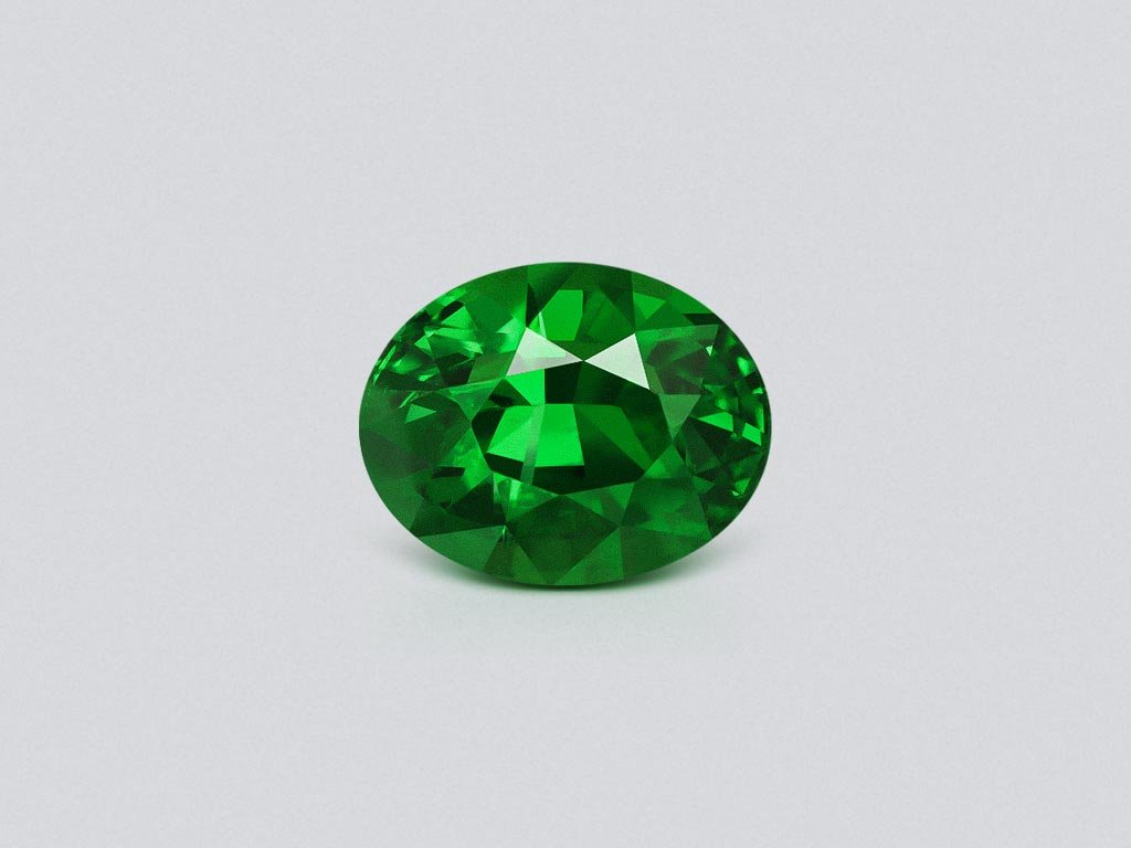 Гранат цаворит Vivid Green в огранке овал 1,02 карата, Танзания  Изображение №1