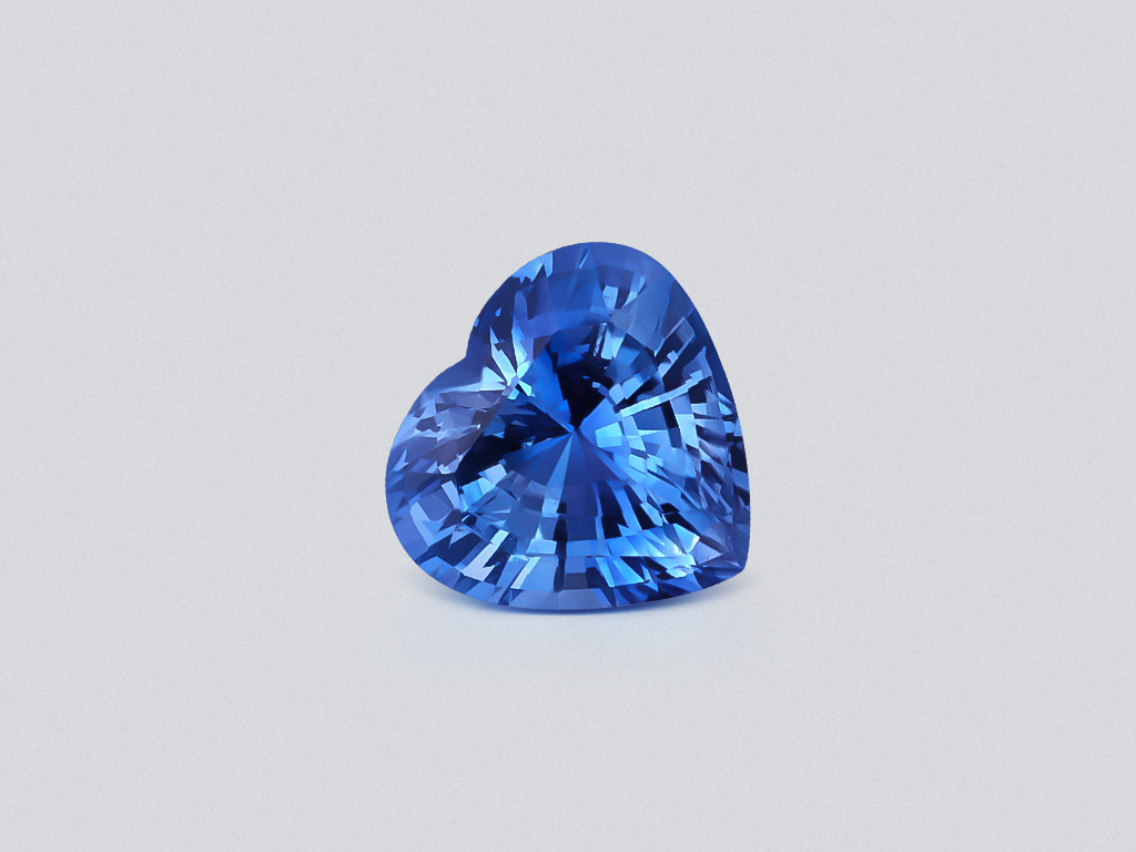 Негретый сапфир Cornflower Blue в огранке сердце 2,11 карат, Шри-Ланка Изображение №1
