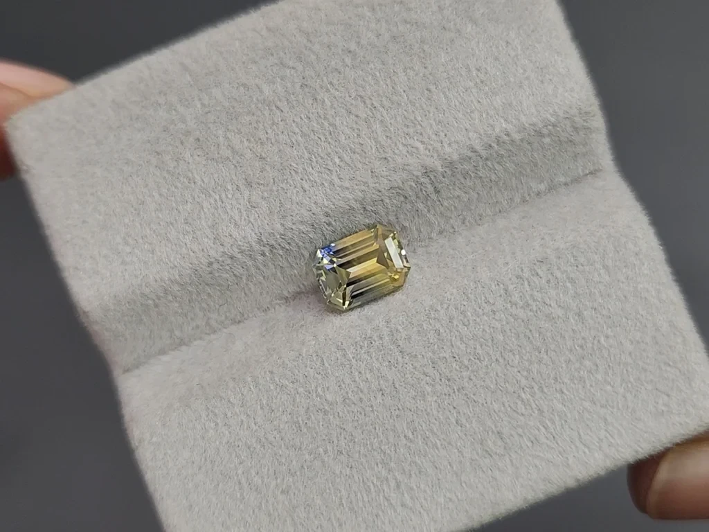 Сапфир Bi-color в огранке октагон 1,24 карат, Шри-Ланка Изображение №4