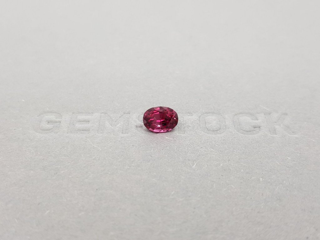 Пурпурный гранат родолит в огранке овал 0,94 карата, Шри-Ланка Изображение №1