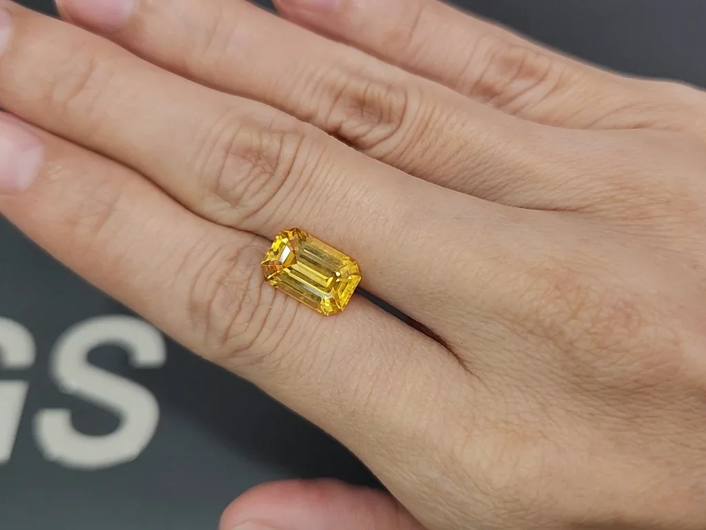 Сапфир Vivid Yellow в огранке октагон 5,01 карат, Шри-Ланка Изображение №2