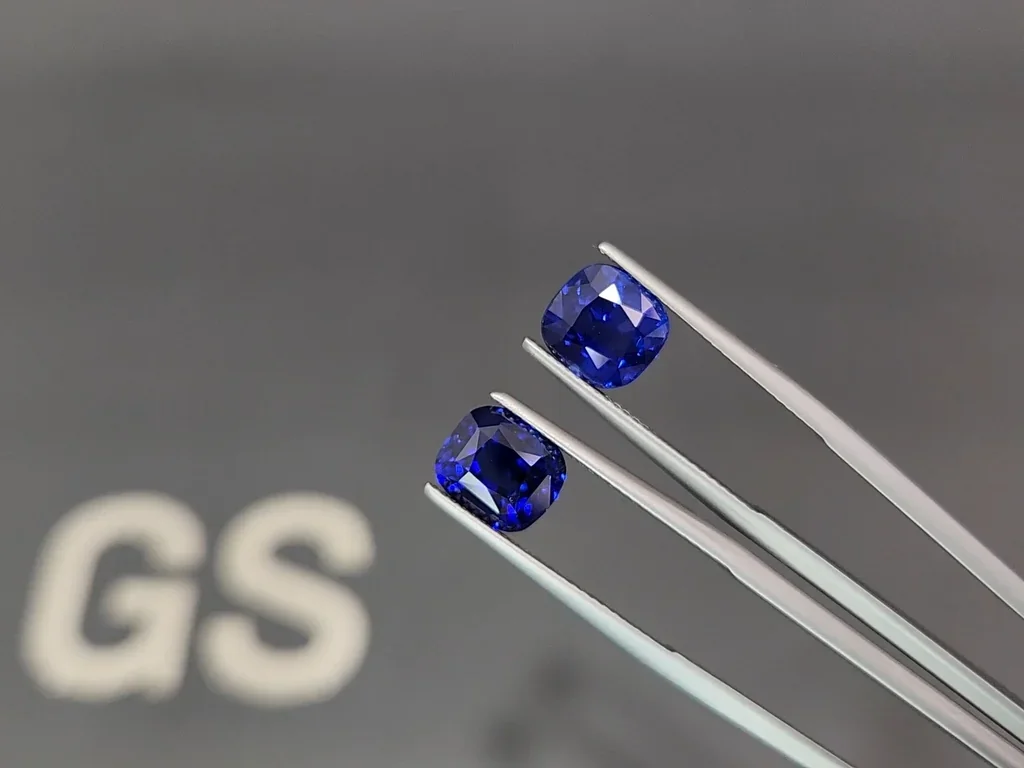 Пара сапфиров Royal blue в огранке кушон 8,07 карат, Шри-Ланка Изображение №3