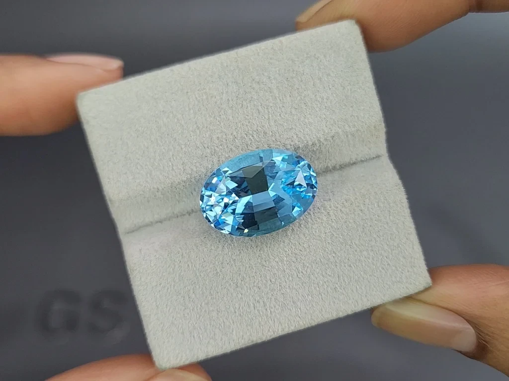 Топаз Sky blue в высокоточной огранке овал 10,97 карат, Мадагаскар Изображение №4