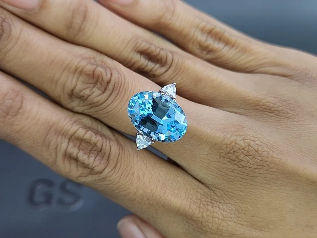 Топаз Sky blue в высокоточной огранке овал 10,97 карат, Мадагаскар Изображение №5