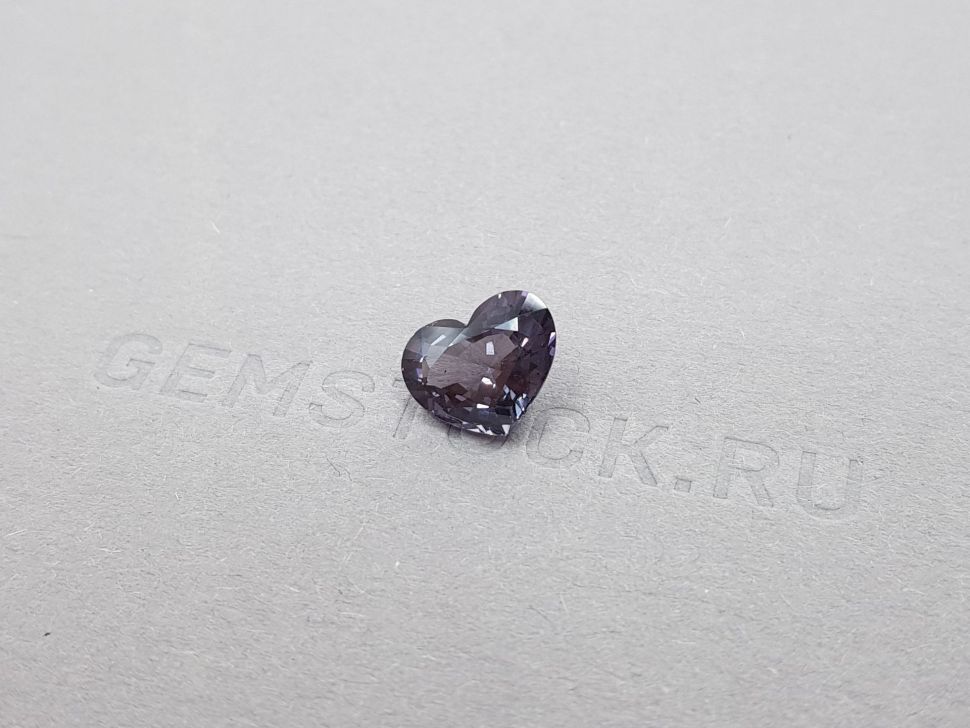Бирманская фиолетово-серая шпинель в огранке сердце 3,10 карат, GFCO Изображение №3
