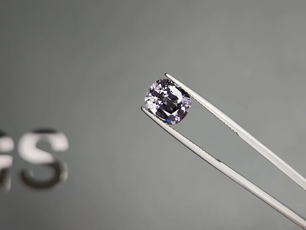 Серая шпинель в огранке кушон 4,38 карата, Бирма Изображение №3