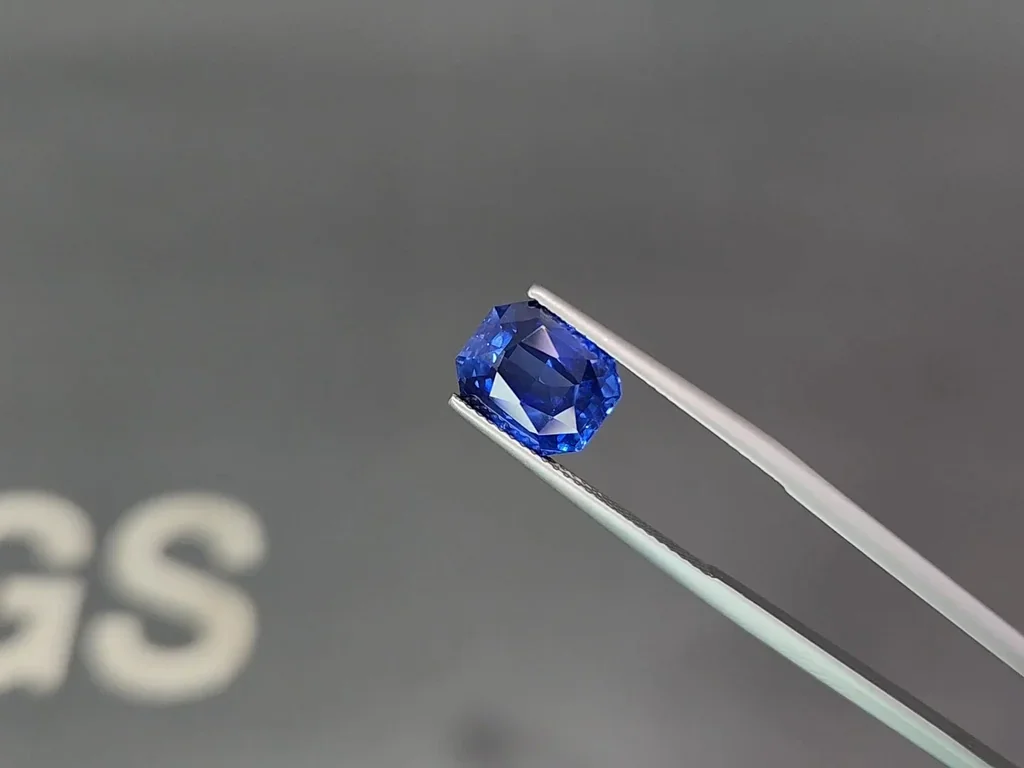 Сапфир Royal Blue в огранке октагон 5.02, Шри-Ланка Изображение №3