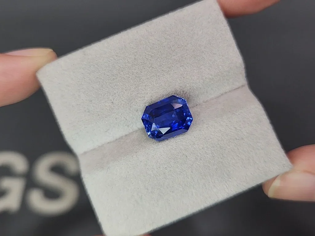 Сапфир Royal Blue в огранке октагон 5.02, Шри-Ланка Изображение №4
