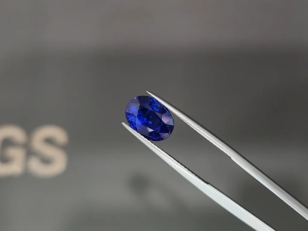 Лот №2. Сапфир Royal Blue в огранке овал 5,10 карат, Шри-Ланка Изображение №3
