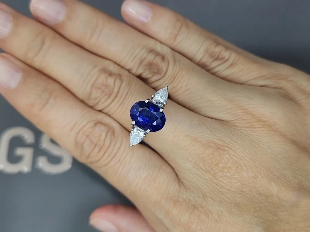 Лот №2. Сапфир Royal Blue в огранке овал 5,10 карат, Шри-Ланка Изображение №5