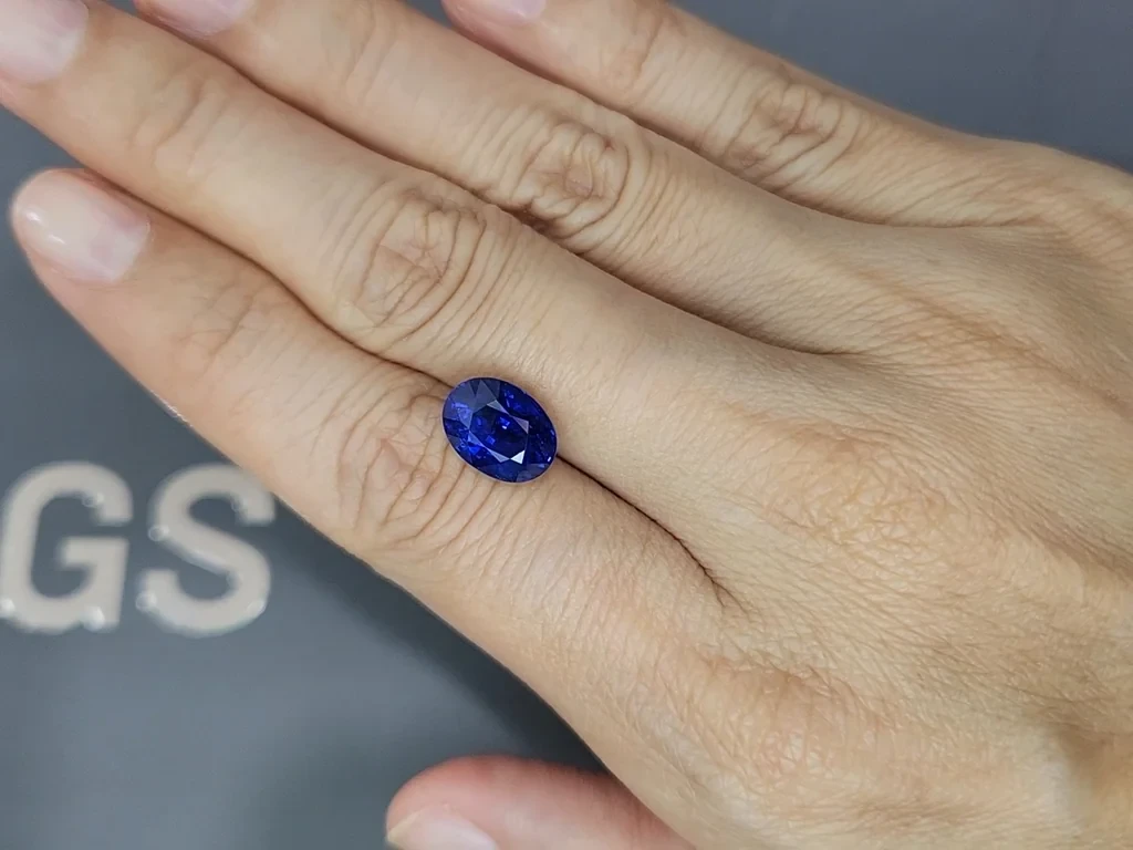 Лот №2. Сапфир Royal Blue в огранке овал 5,10 карат, Шри-Ланка Изображение №2