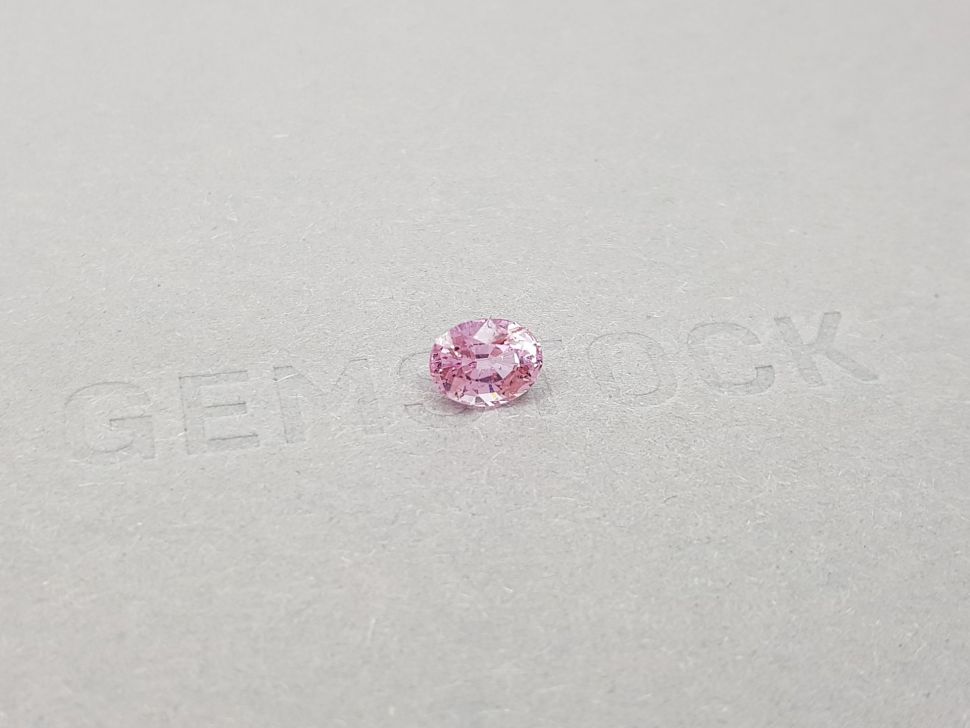 Кольцо с природным розовым сапфиром 1,35 карат и бриллиантами в белом золоте 750 пробы Изображение №6