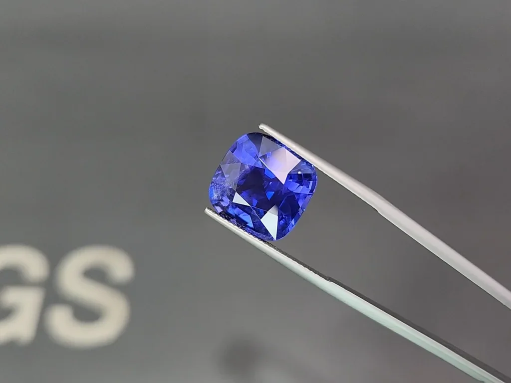 Негретый сапфир Royal Blue в огранке кушон 13,23 карат, Шри-Ланка, GRS Изображение №3