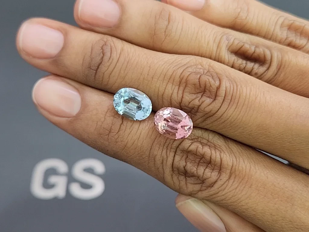 Контрастная пара из аквамарина и турмалина в огранке овал 5,47 карат, Мозамбик, Нигерия Изображение №2