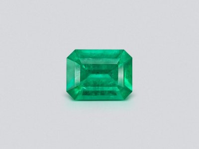 Изумруд Vivid Green из Колумбии в огранке октагон 0,99 карат photo