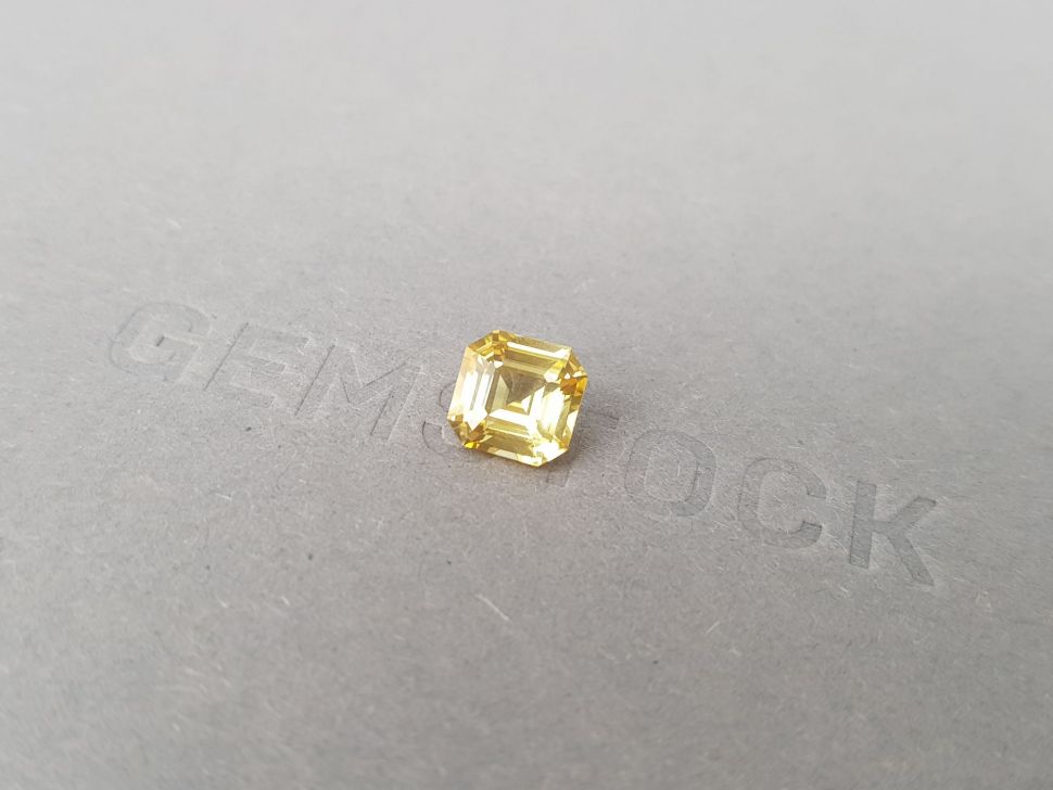 Кольцо с золотым сапфиром 2,07 карат и бриллиантами в белом золоте 750 пробы Изображение №7