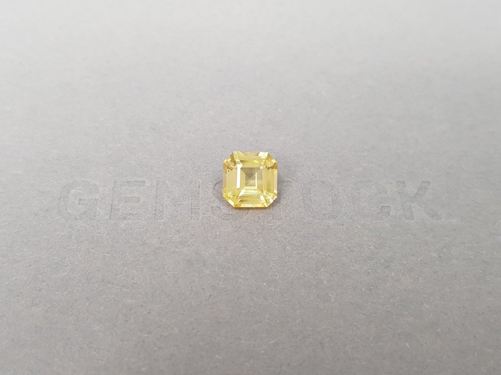 Кольцо с золотым сапфиром 2,07 карат и бриллиантами в белом золоте 750 пробы Изображение №5