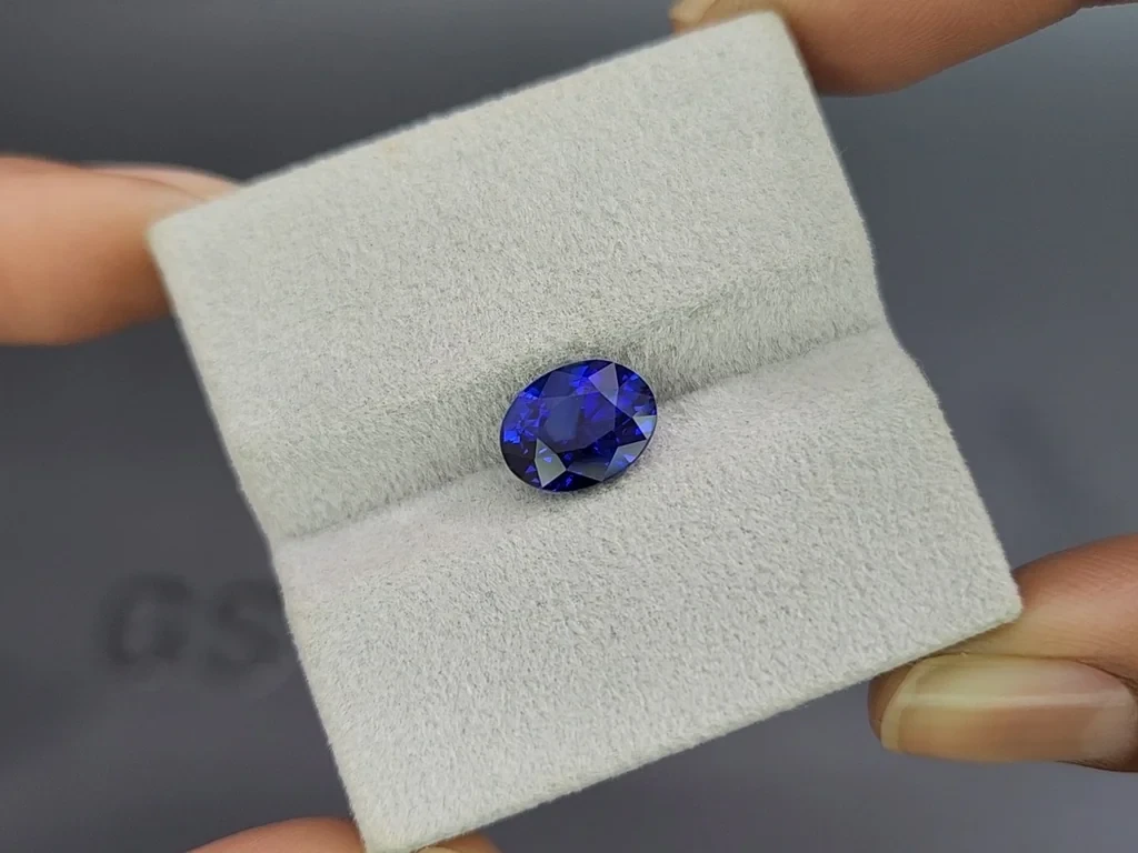 Сапфир Royal Blue в огранке овал 3,30 карат, Шри-Ланка  Изображение №4