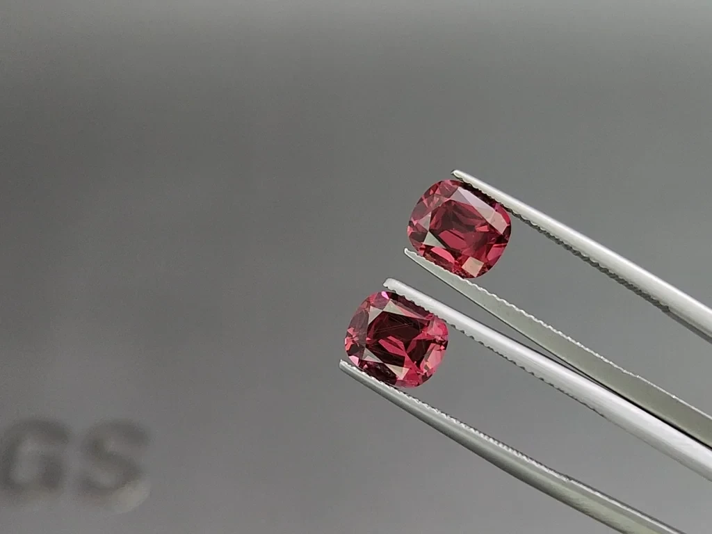 Сет гранатов родолитов в огранке кушон 6,50 карата, Мадагаскар Изображение №4