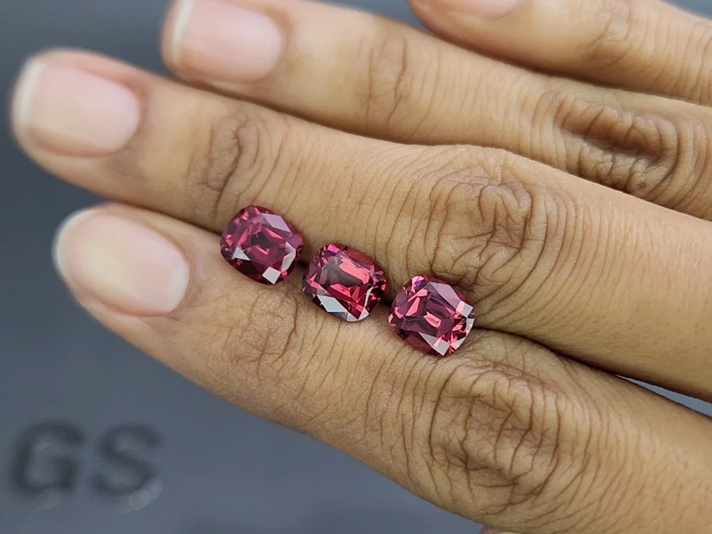 Сет гранатов родолитов в огранке кушон 6,50 карата, Мадагаскар Изображение №2