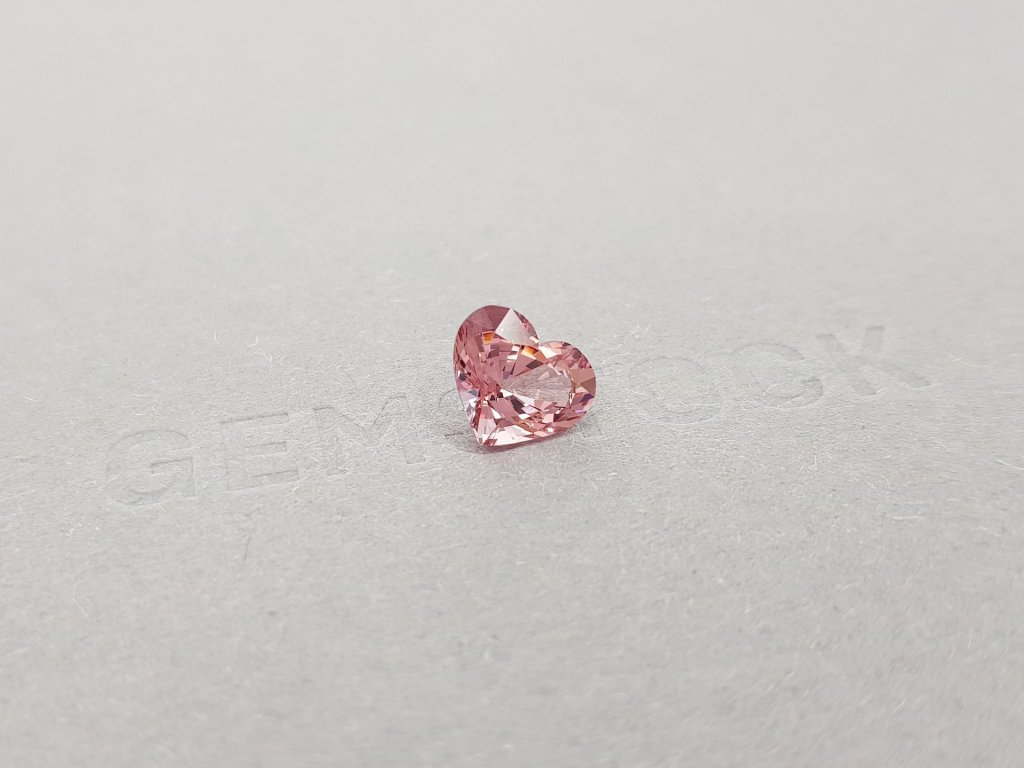 Кольцо с розовой шпинелью 2,36 карат и бриллиантами в белом золоте 750 пробы Изображение №6