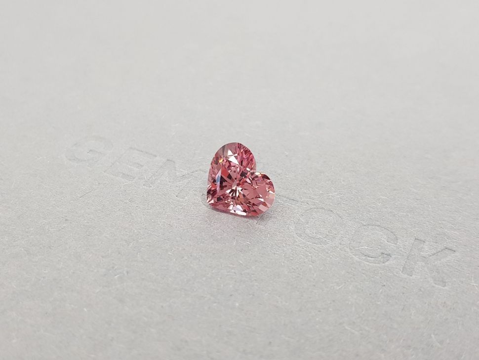 Кольцо с розовой шпинелью 2,36 карат и бриллиантами в белом золоте 750 пробы Изображение №7