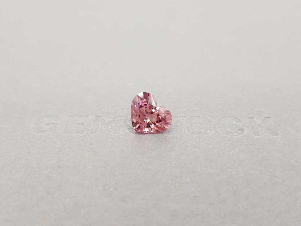 Кольцо с розовой шпинелью 2,36 карат и бриллиантами в белом золоте 750 пробы Изображение №5