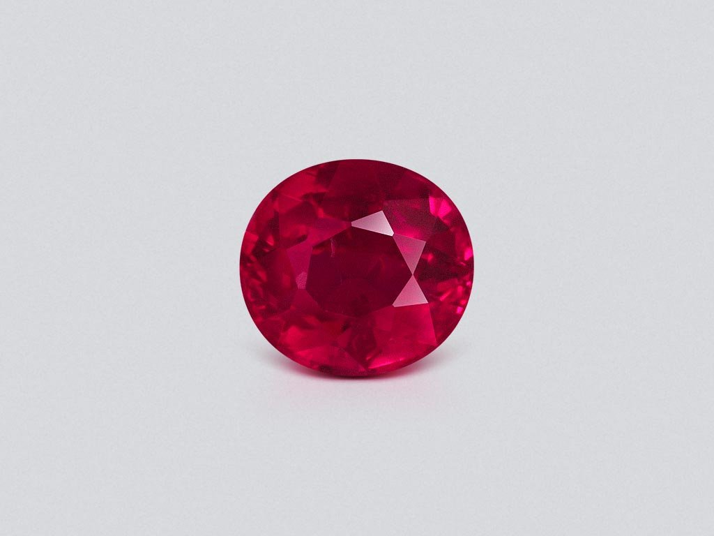 Рубин Vivid Red в огранке овал 0,42 карата, Бирма  Изображение №1