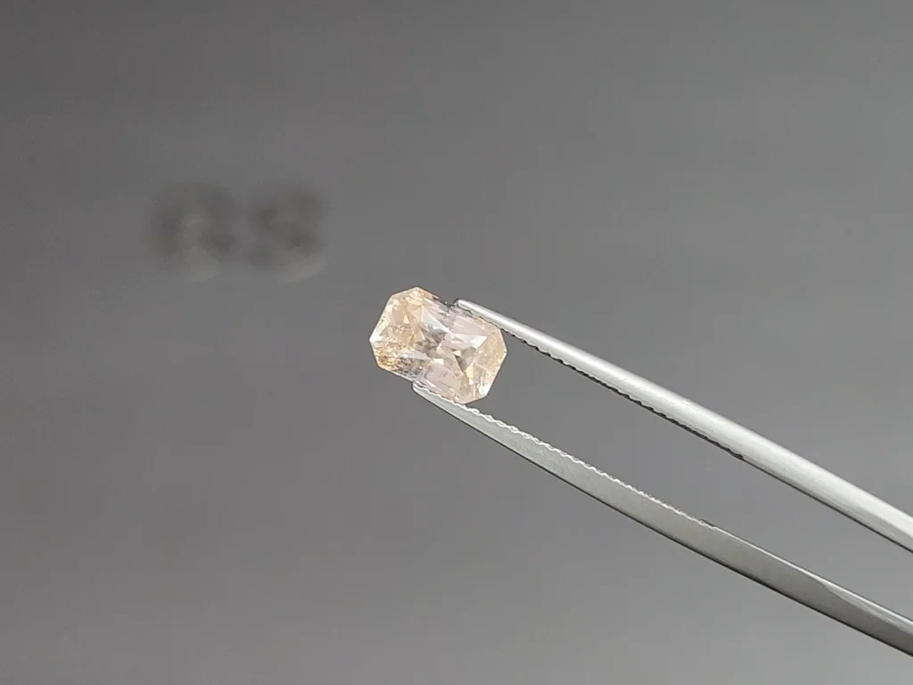 Негретый сапфир в огранке радиант 1,71 карат, Шри-Ланка Изображение №3