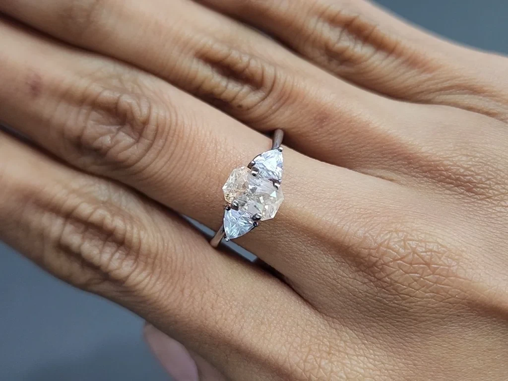 Негретый сапфир в огранке радиант 1,71 карат, Шри-Ланка Изображение №5