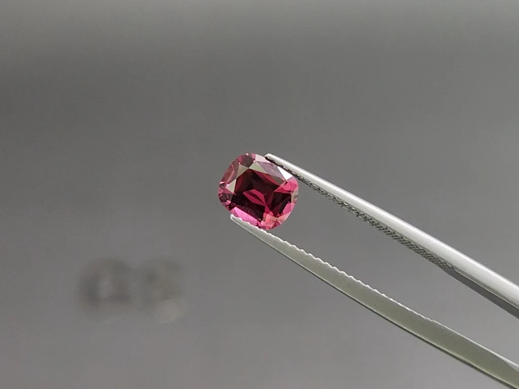 Сет гранатов родолитов в огранке кушон 4,41 карат, Мадагаскар Изображение №3