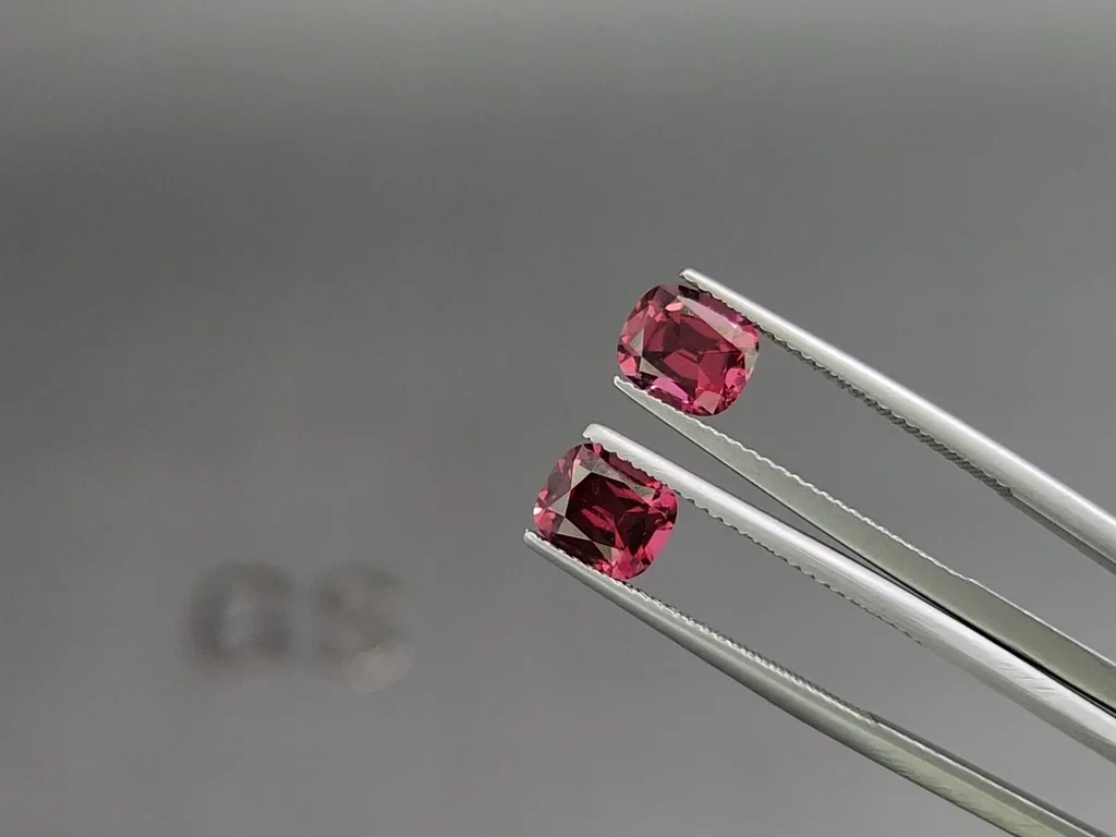 Сет гранатов родолитов в огранке кушон 4,41 карат, Мадагаскар Изображение №4