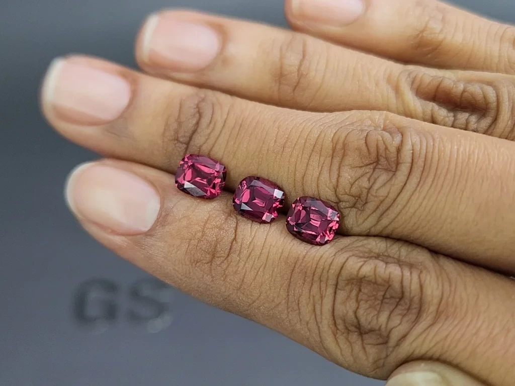 Сет гранатов родолитов в огранке кушон 4,41 карат, Мадагаскар Изображение №2