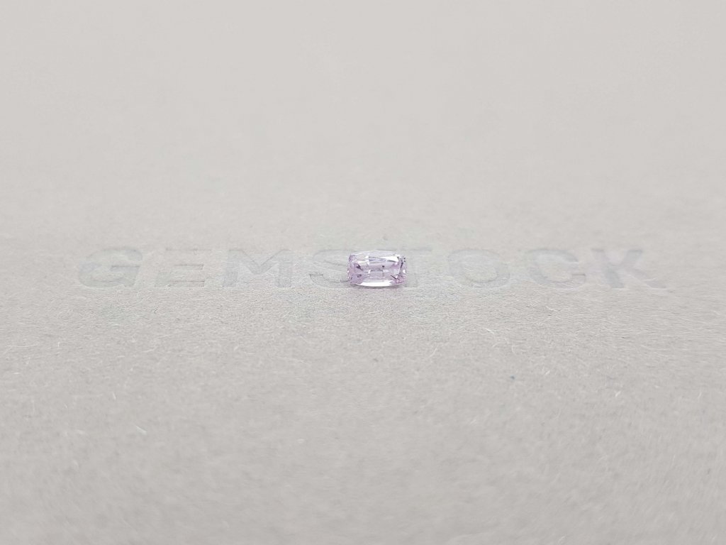 Фиолетоватый сапфир в огранке кушон 0,38 карат Изображение №1