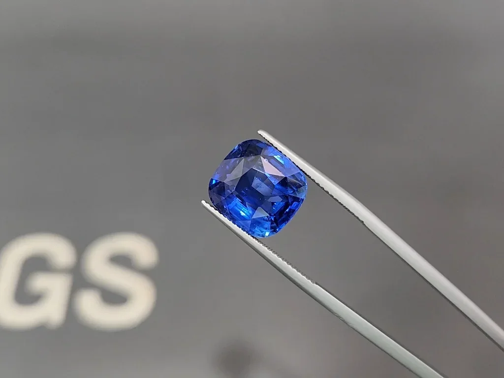 Сапфир Royal Blue в огранке кушон 13,12 карат, Шри-Ланка  Изображение №3