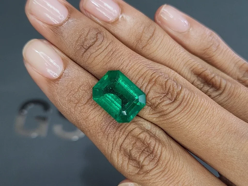 Изумруд Vivid Green в огранке октагон 9,91 карат, Замбия Изображение №2