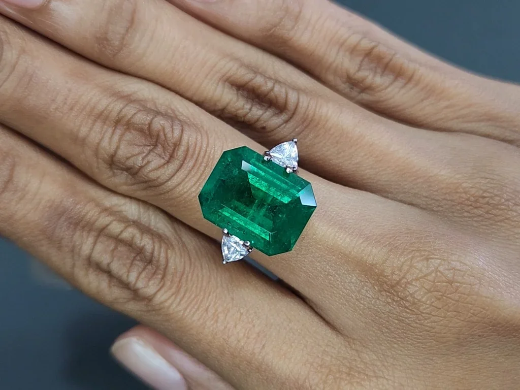 Изумруд Vivid Green в огранке октагон 9,91 карат, Замбия Изображение №5