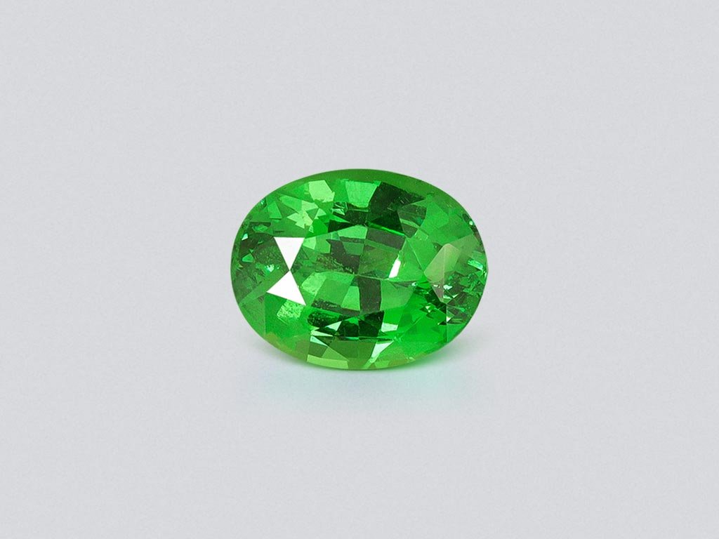 Гранат цаворит Intense Green в огранке овал 2,54 карата, Танзания  Изображение №1