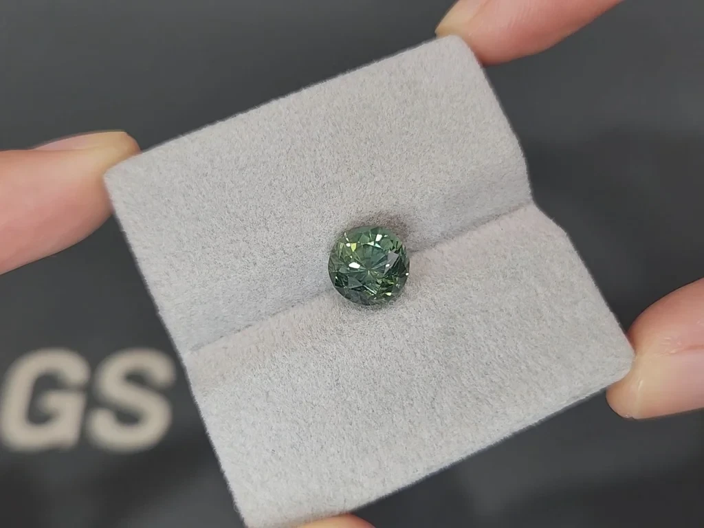 Негретый сапфир Teal в огранке круг 4,00 карат, Мадагаскар Изображение №4