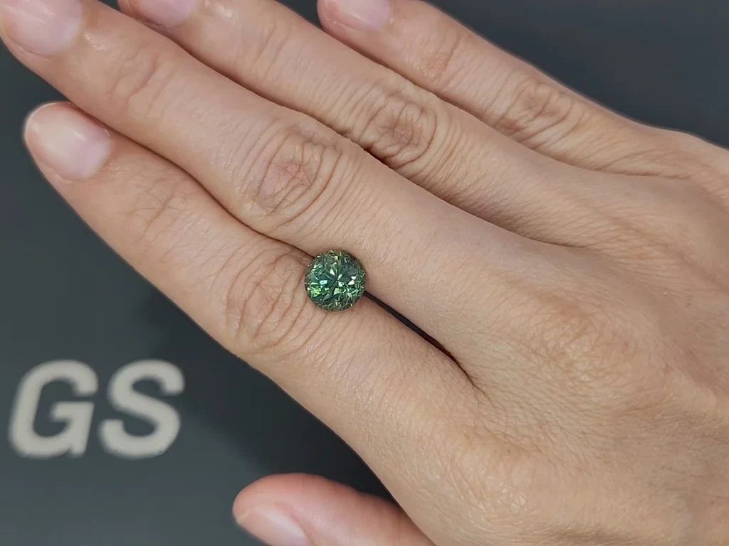 Негретый сапфир Teal в огранке круг 4,00 карат, Мадагаскар Изображение №2